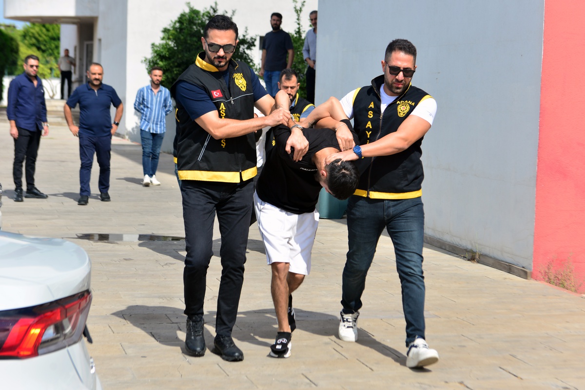 Adana'da iş yeri kurşunlama şüphelisi polise el bombasıyla direndi, tutuklandı