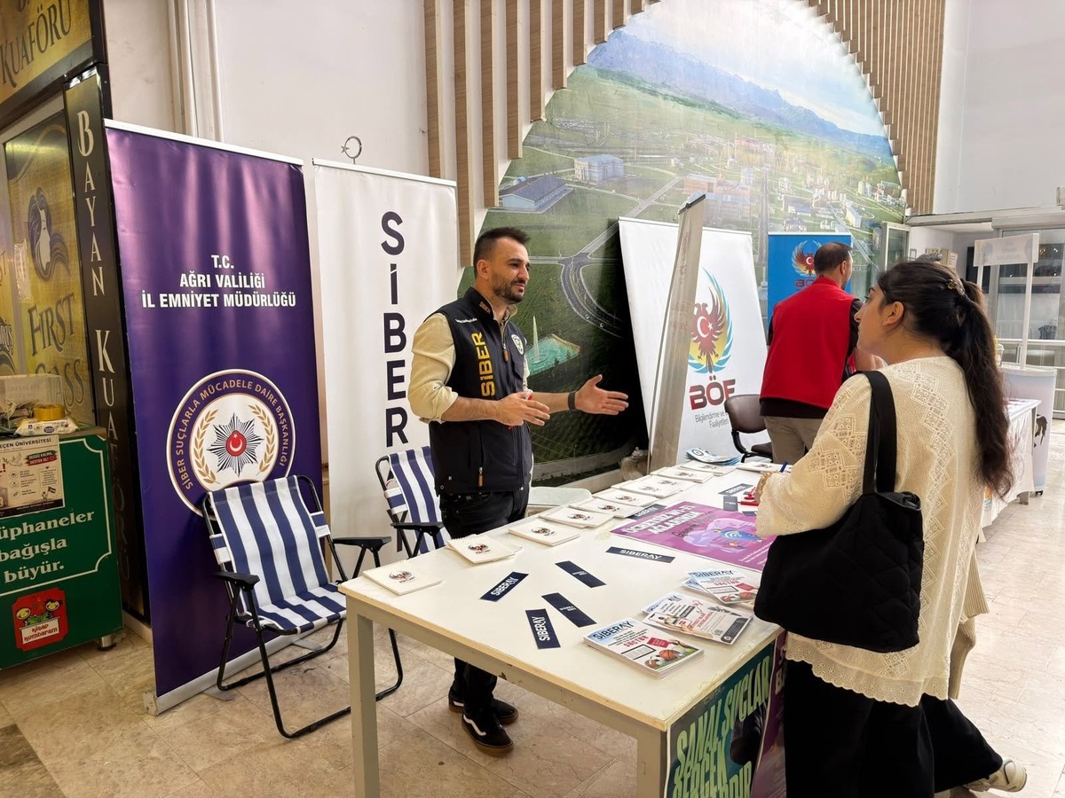 Ağrı'da 1.500 üniversite öğrencisine siber zorbalık ve dolandırıcılık anlatıldı