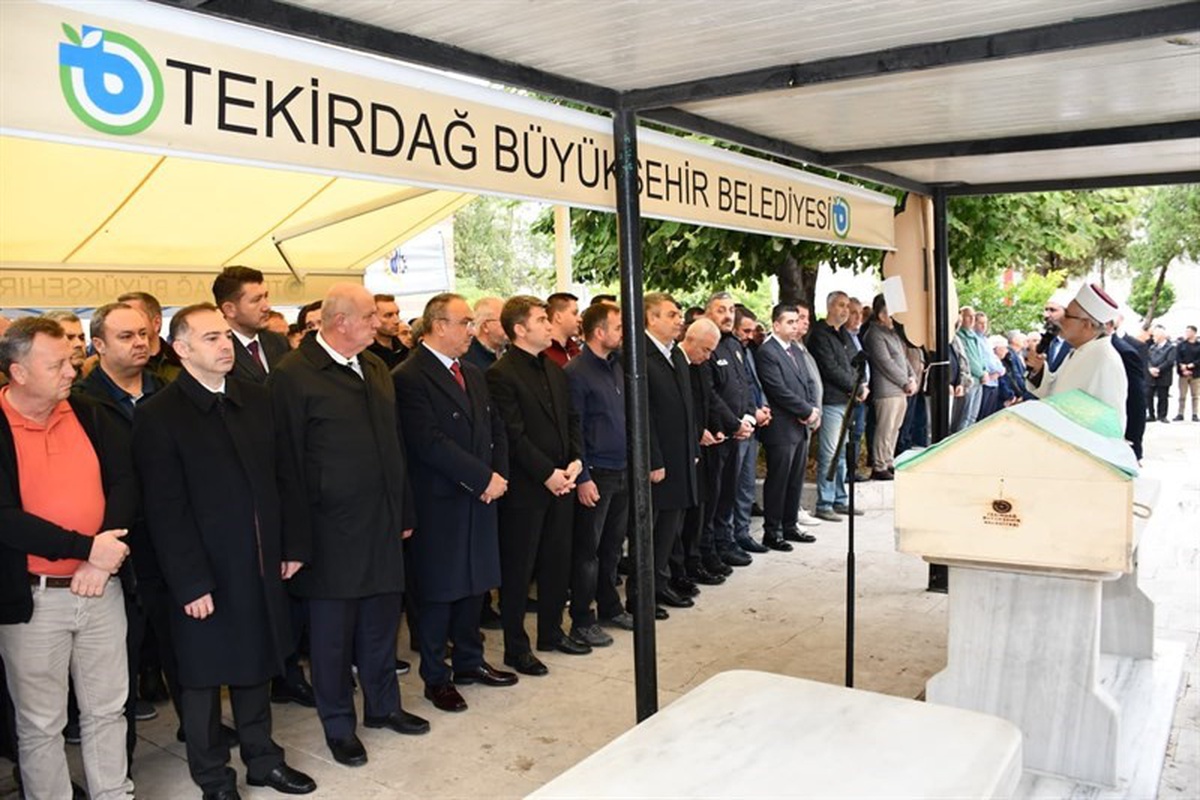 Amasya Valisi Önder Bakan'ın kayınpederi Mehmet Erkanlı Hayrabolu'da toprağa verildi