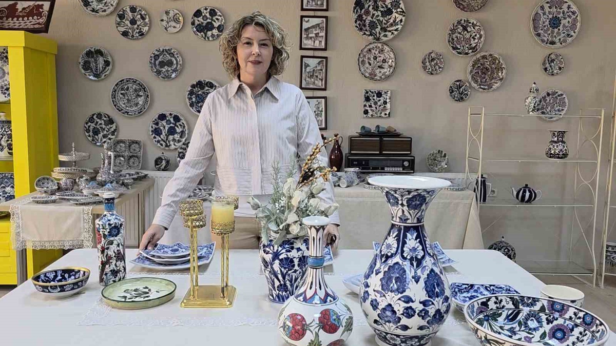 Arzu Kıvanç, İtalya Faenza'da Kütahya çinisini ilk kez Türk sanatçı olarak tanıttı