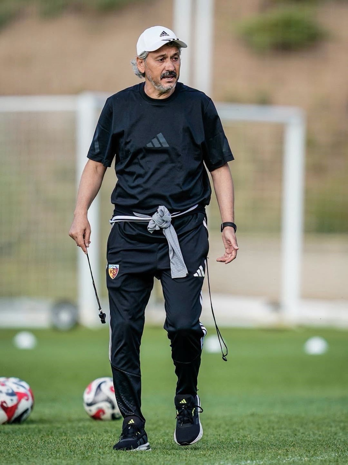 Atila Gerin, Kayserispor’un 19 puanla zirvede olmasını savunma oyununa bağladı