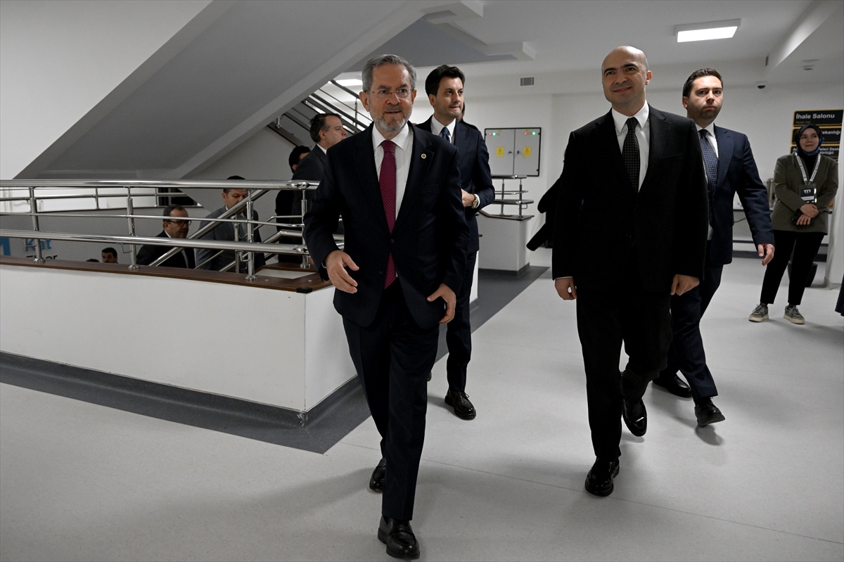 AÜ TEKMER toplantısında Rektör Ünüvar 8. sıraya yükselişi ve hedefleri anlattı