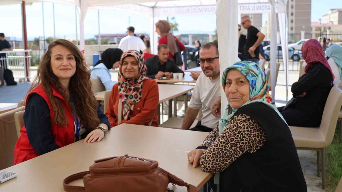 Aydın Gençlik Merkezi, üniversite öğrencilerini otogar ve yurtlarda karşıladı