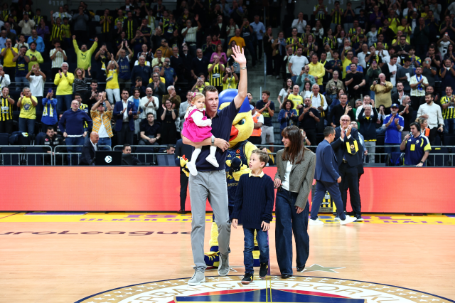 aziz-yildirim-ve-jan-vesely-yi-37631280-5521_1_m.jpg