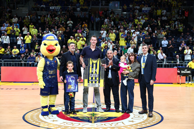 aziz-yildirim-ve-jan-vesely-yi-95553958-1600_1_m.jpg