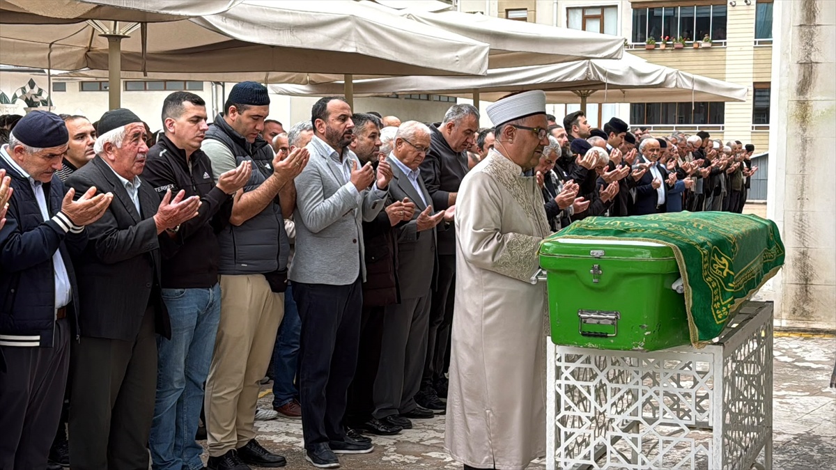 Bartın'daki tır-minibüs kazasında ölen minibüs sürücüsü Safranbolu'da toprağa verildi