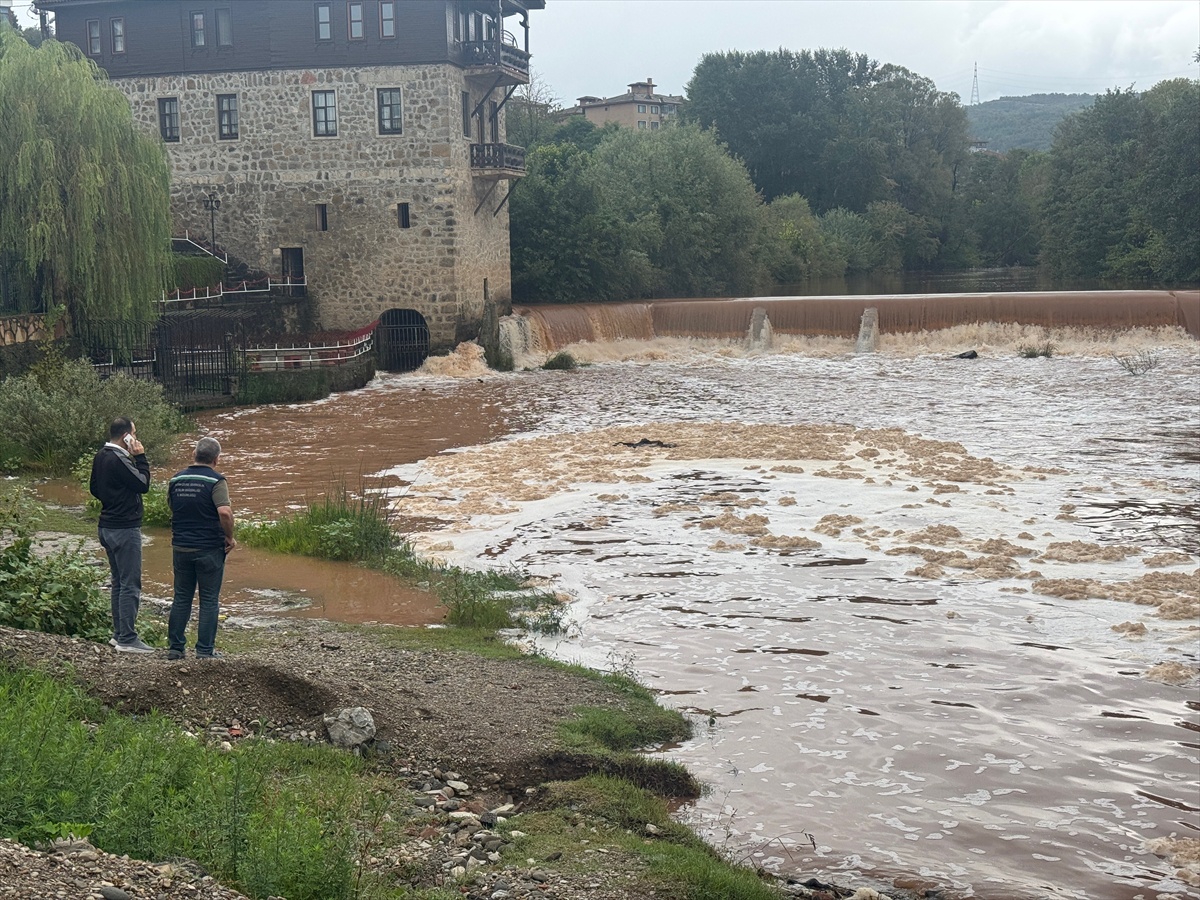 Bartın Irmağı'nın Çağlayan mevkisinde köpük oluştu, inceleme başlatıldı