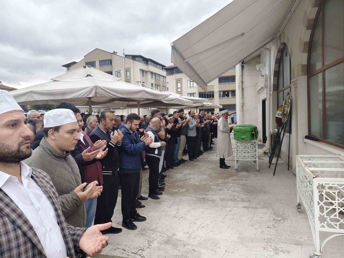 Bartın-Karabük yolundaki kazada ölen sürücü Hakkı Özdemir Safranbolu’da defnedildi