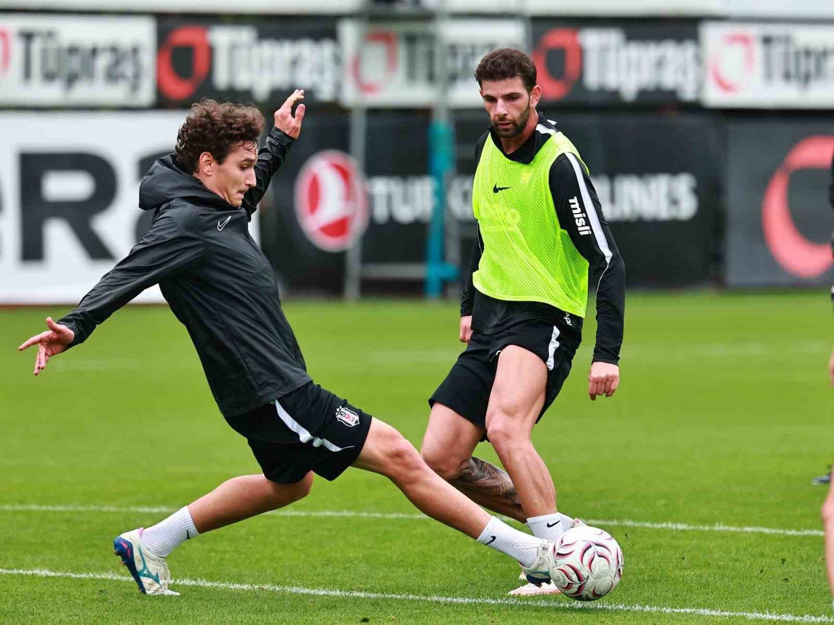 Beşiktaş, Kocaelispor maçı öncesi bu sabah taktik ve kondisyon çalışması yaptı