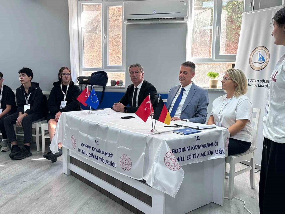 Bodrum'da Erasmus projesiyle Almanya'dan gelen 9 öğrenci akranlarıyla buluştu