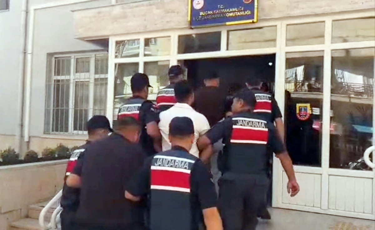 Burdur'da yasa dışı bahis soruşturmasında 9 kişi tutuklandı, 566 milyon TL hacim bulundu
