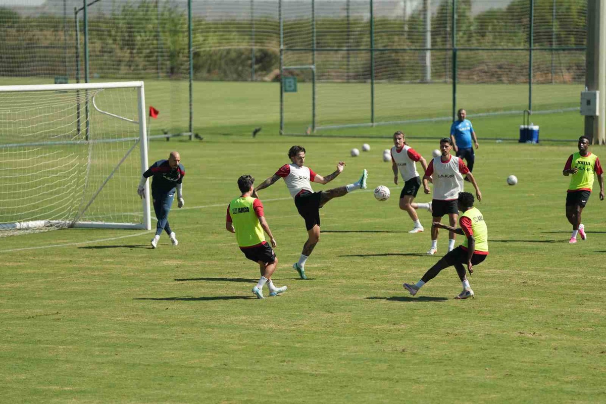Çorum FK, Antalya kampında çift antrenmanla çalışmalarını sürdürdü