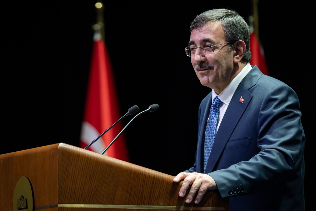 Cumhurbaşkanı Yardımcısı Yılmaz, '10. Sporun Devleri Buluşuyor Ödül Töreni'nde konuştu: