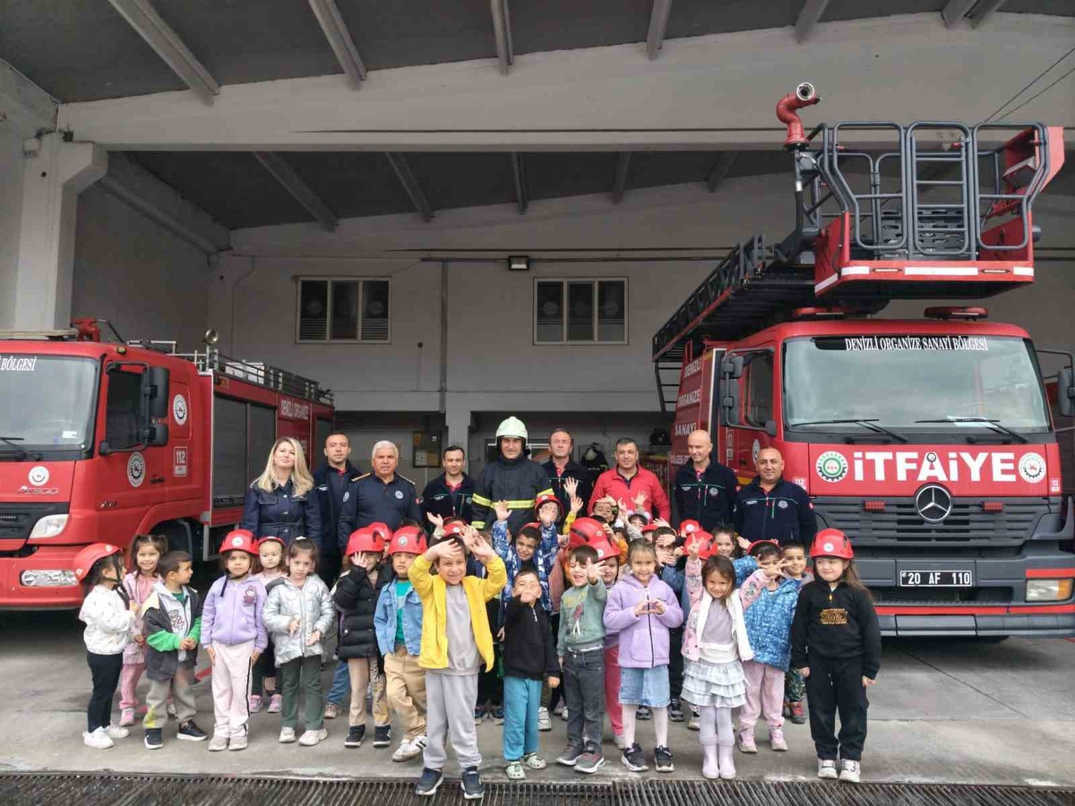 Denizli OSB Yönetim Kurulu İtfaiye Haftası'nda itfaiye müdürlüğünü ziyaret etti
