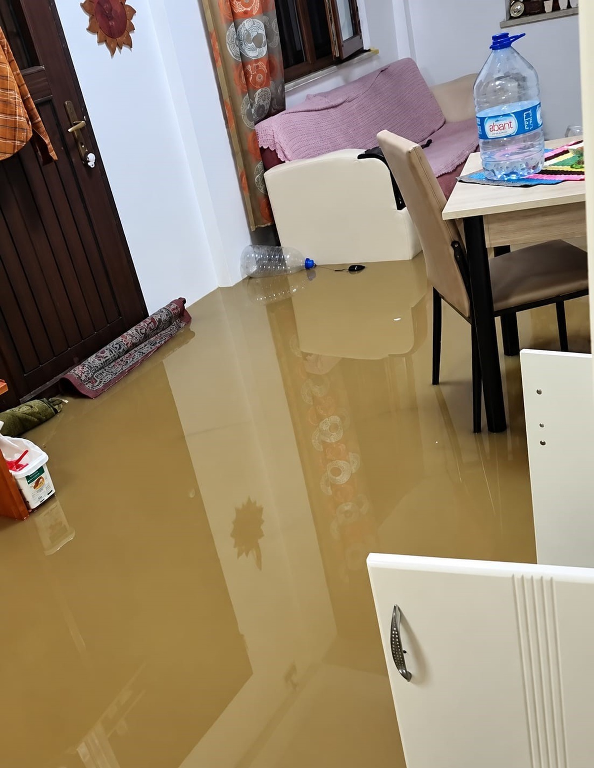 Düzce'de sağanakta Esmahanım köyünde evleri su bastı; Akçakoca'da balıkçılar zorlandı