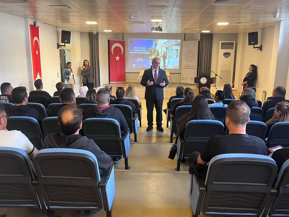 Edirne İl Milli Eğitim Müdürlüğü, bahçe görevlilerine oryantasyon eğitimi başlattı