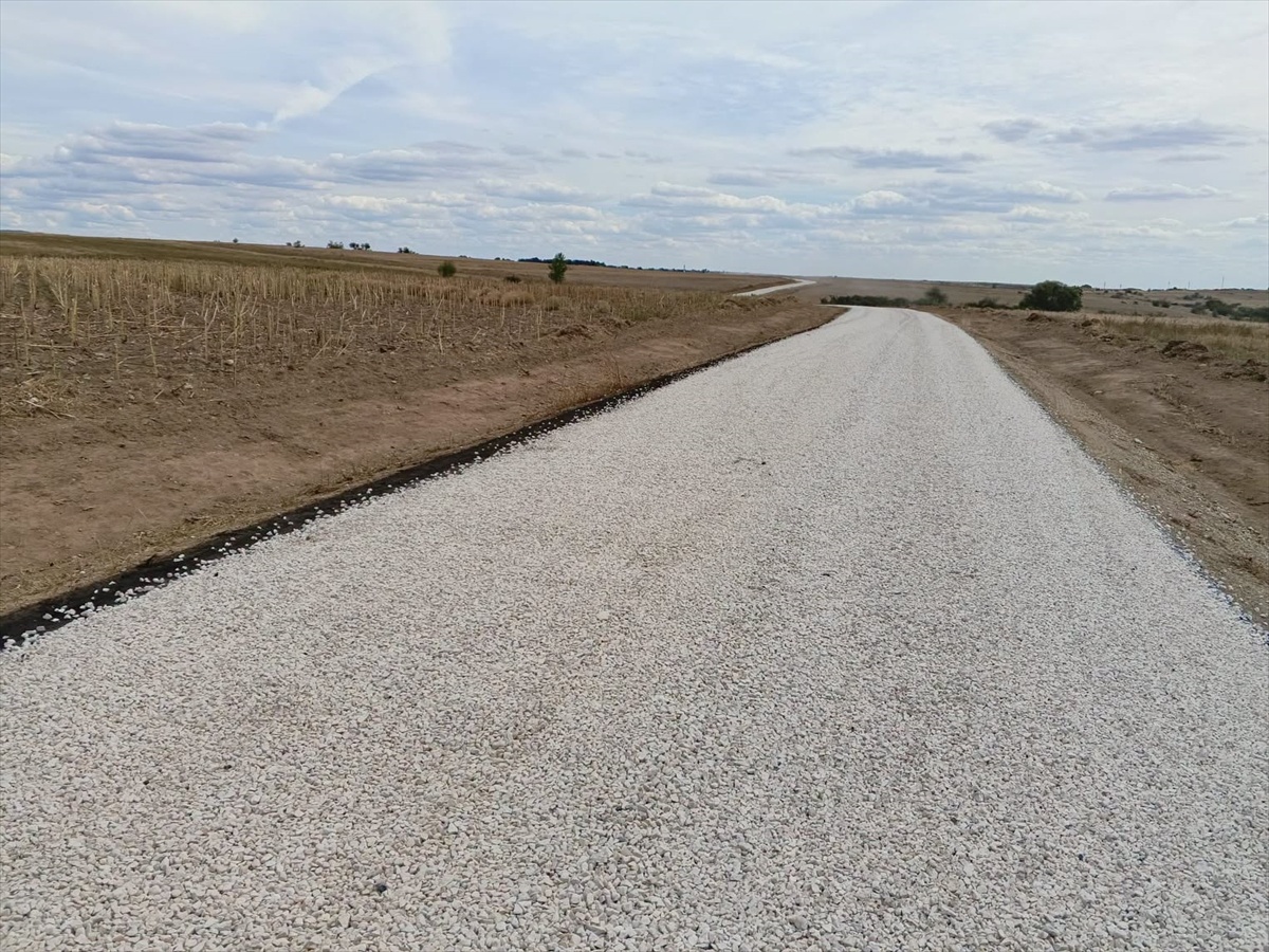Edirne Lalapaşa'da Sarıdanişment-Tatarlar arası 6 kilometre sathi kaplama tamamlandı