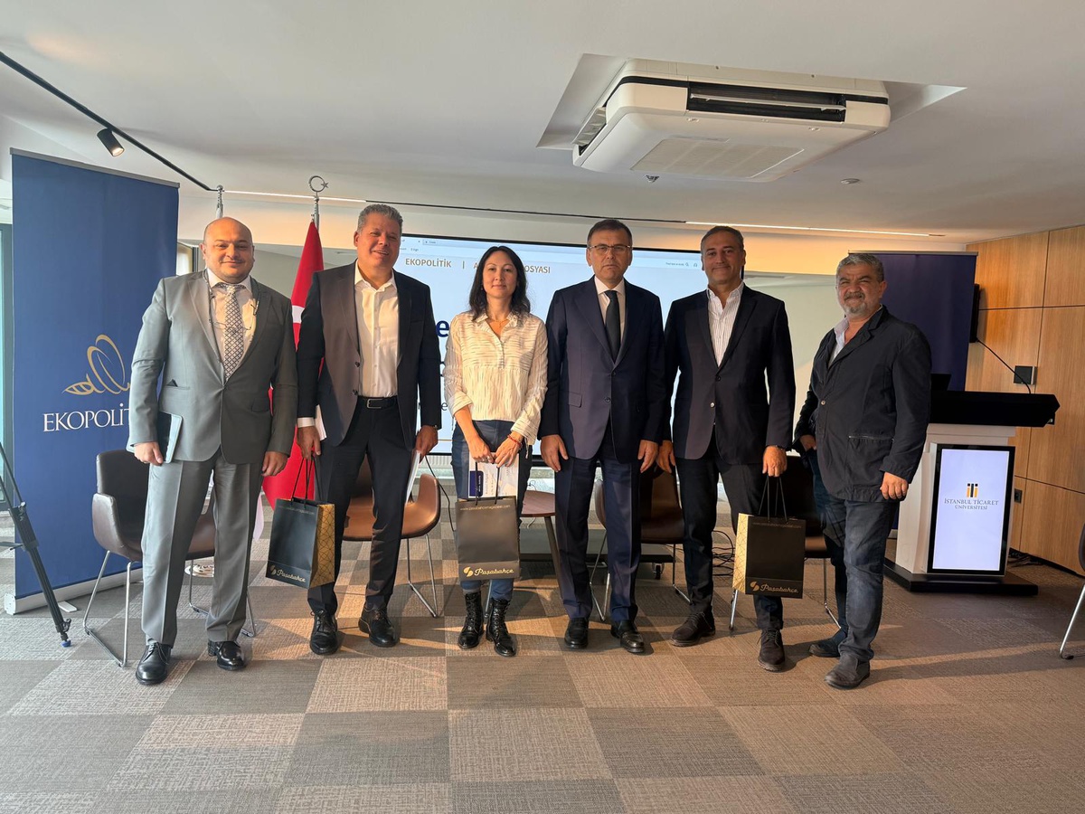 Ekopolitik'in üretken yapay zeka raporu İstanbul Ticaret Üniversitesi'nde tanıtıldı