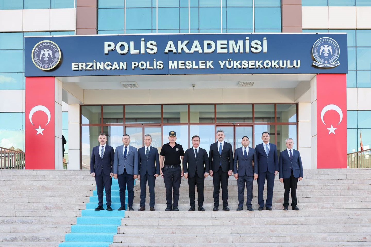 Erzincan Valisi Aydoğdu, Emniyet Müdürü Doköz'e iade-i ziyarette bulundu