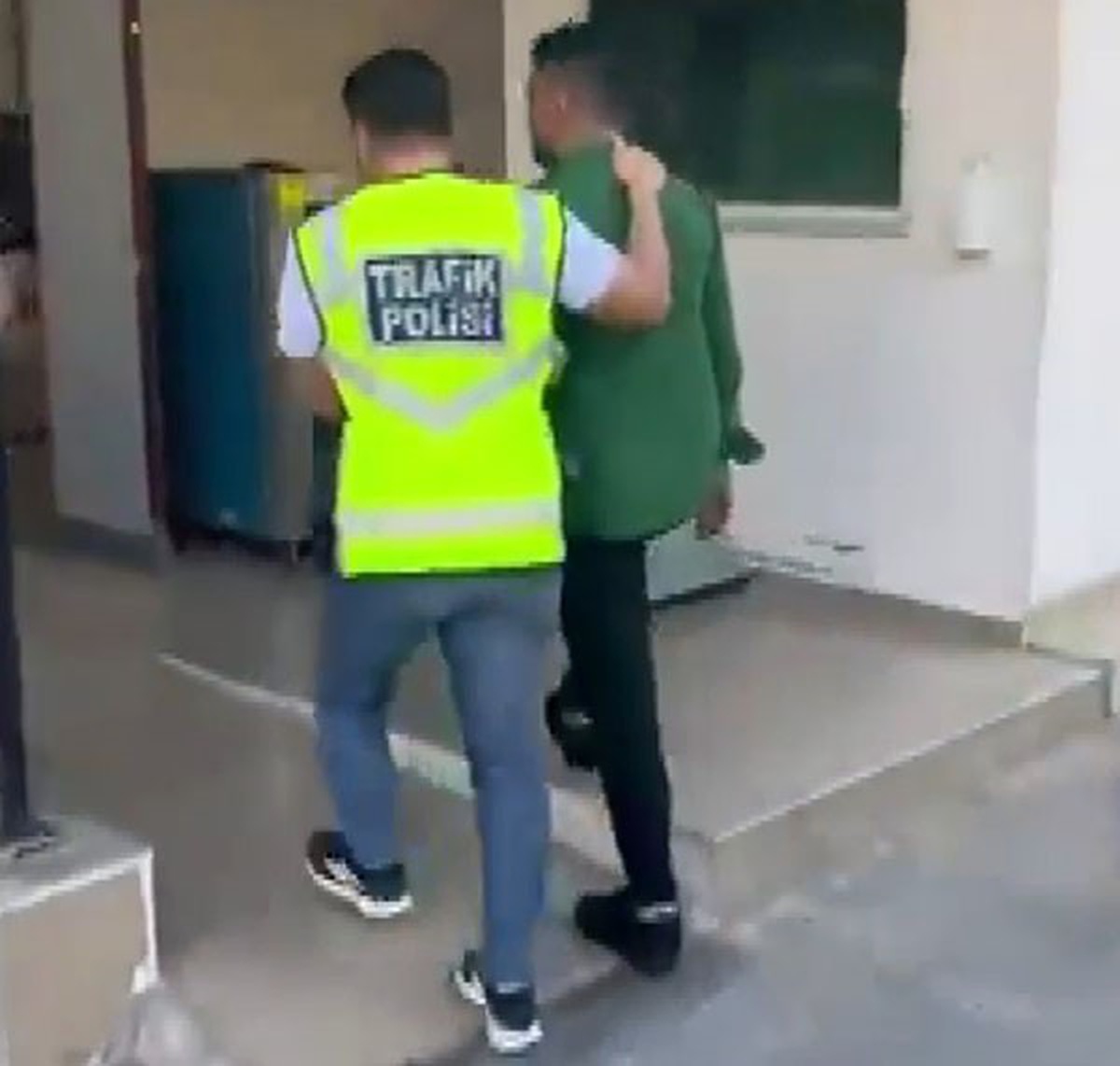 Gaziantep'te drift ve konvoy yapıp yolu kapatan 10 araca 566 bin TL ceza kesildi