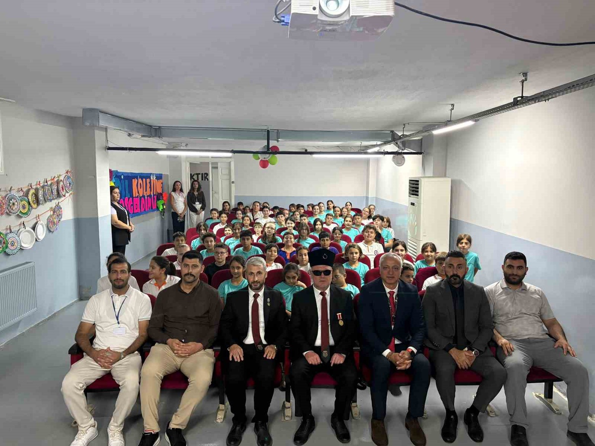 Gazilerin yarasını gençlerin kardeşliği saracak