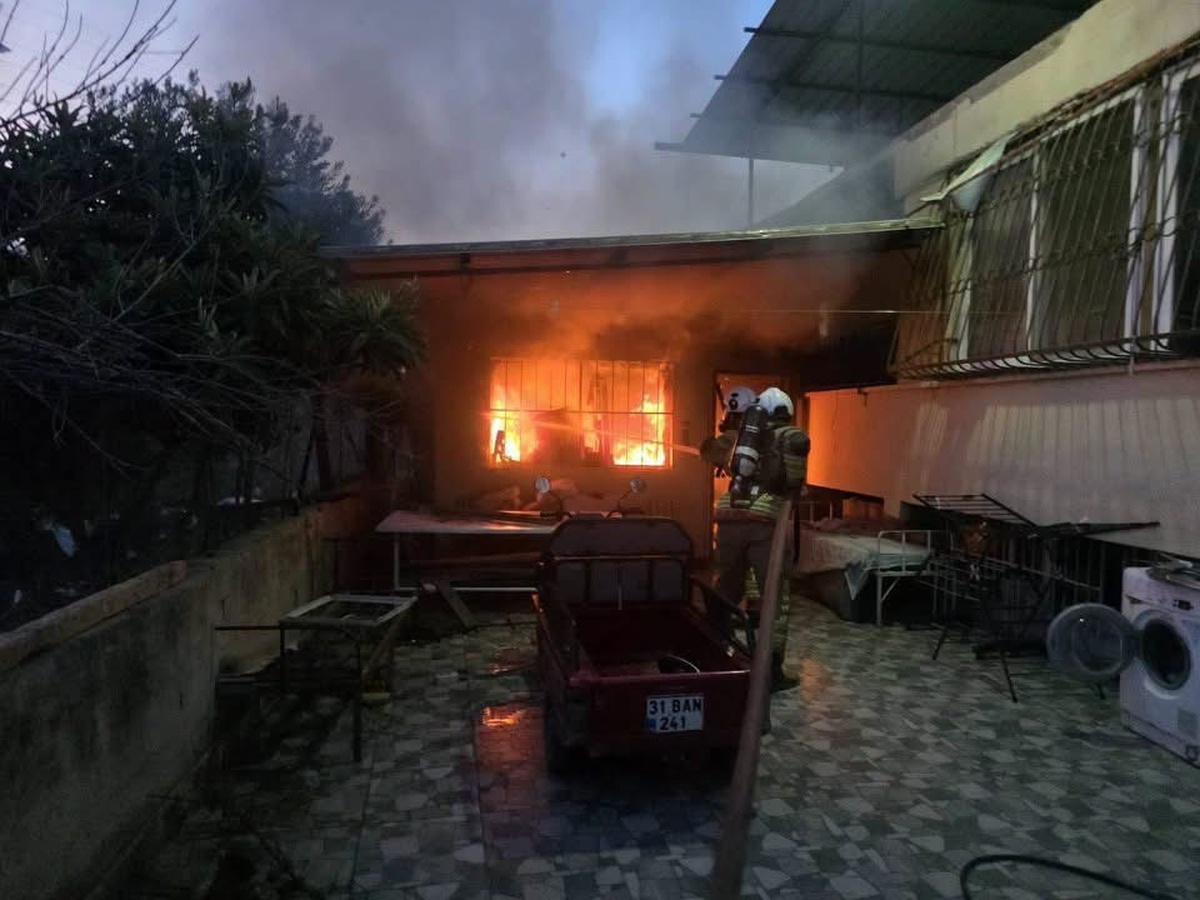 Hatay Antakya’da ev yangını kısa sürede kontrol altına alındı, can kaybı yok