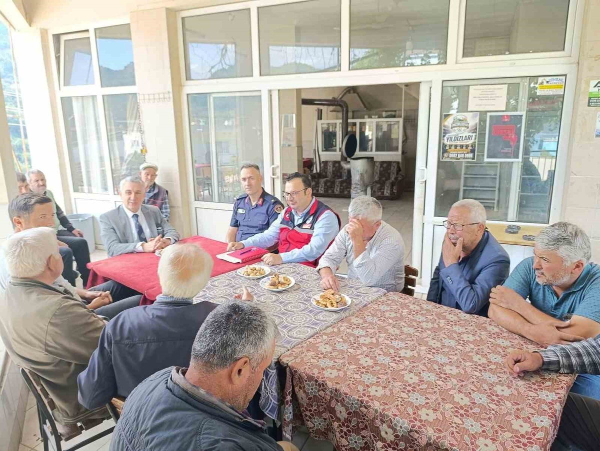 İncirliova Kaymakamı Abay, Arzular Mahallesi'nde vatandaşlarla bir araya geldi