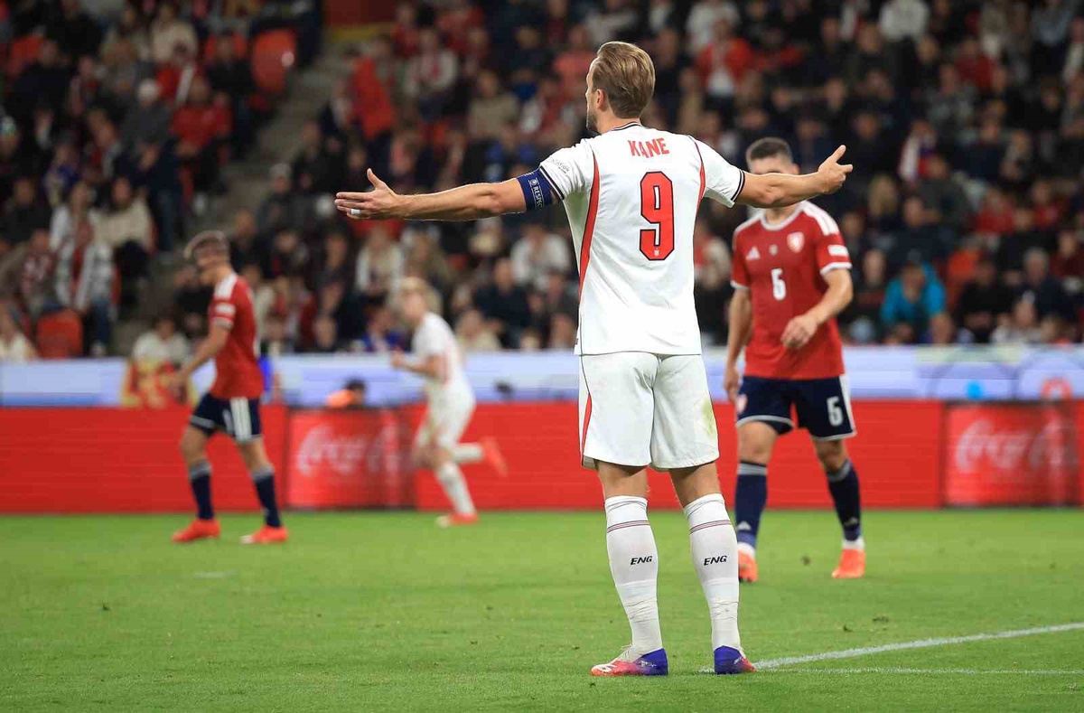 İngiltere, Çekya'yı deplasmanda 2-0 yenerek Uluslar Ligi'nde ilk galibiyetini aldı