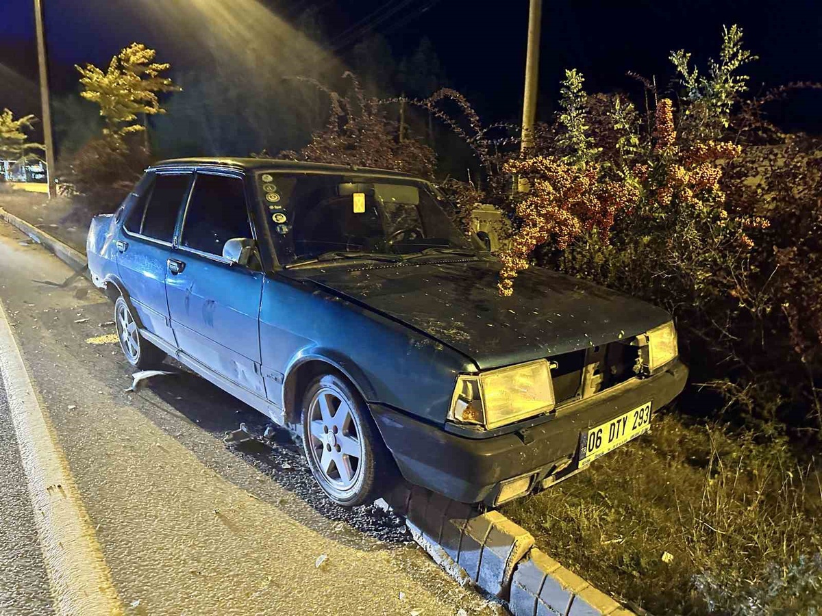 Kastamonu'da kamyon ve iki otomobilin karıştığı zincirleme kazada 1 kişi yaralandı