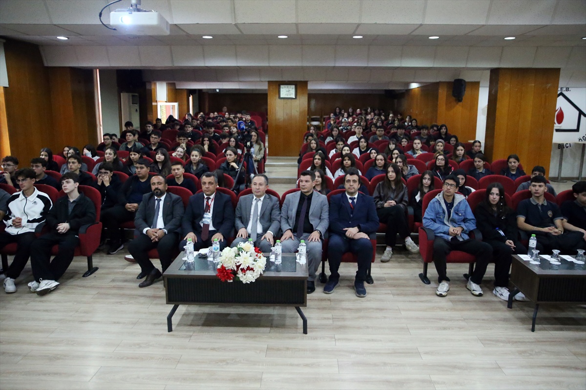 Kaymakçı yurt dışında 400 bin Türkiye vatandaşının bilim ürettiğini söyledi
