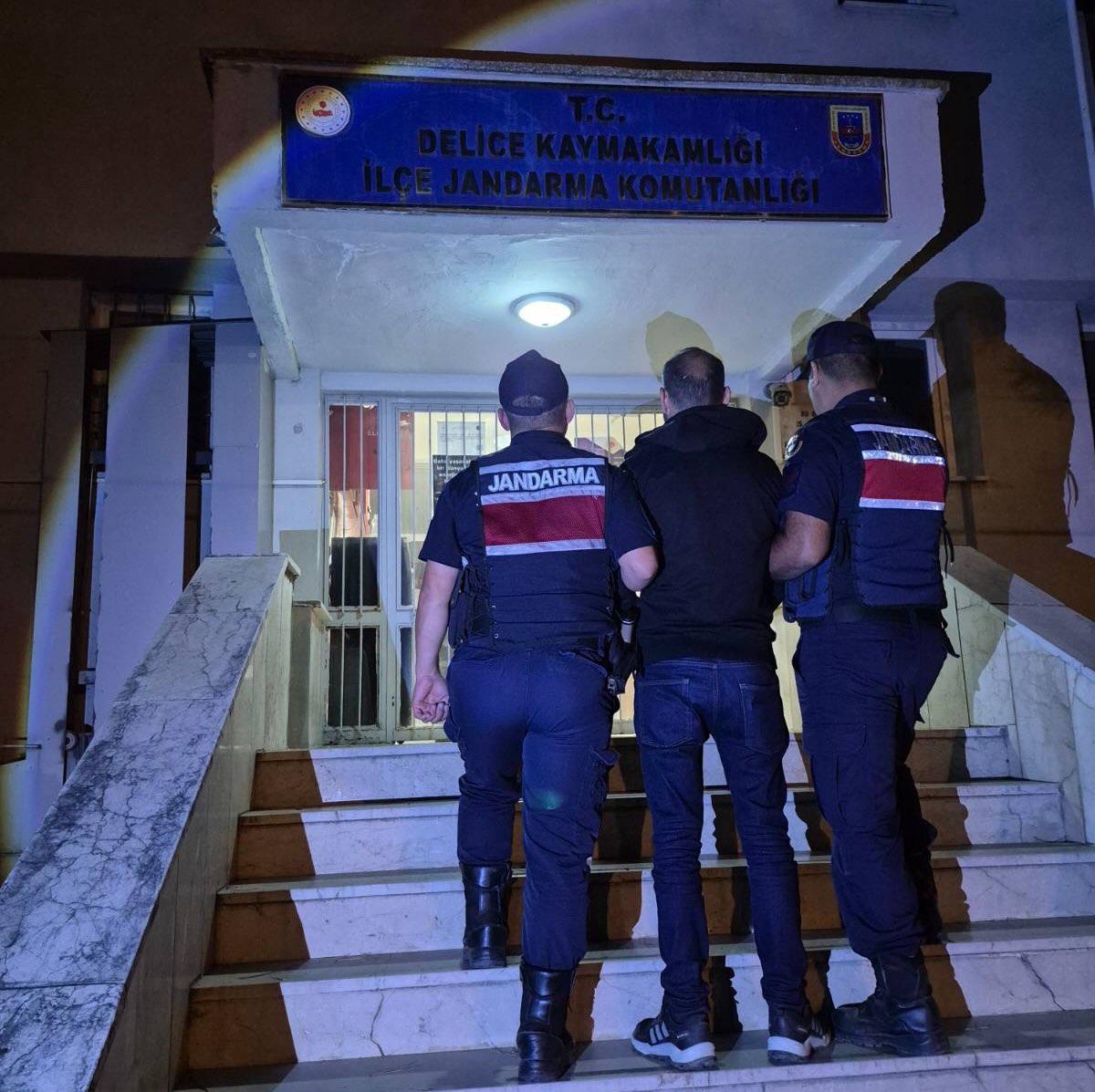 Kırıkkale'de 17 yıl 6 ay 12 gün kesinleşmiş hapis cezası olan firari hükümlü yakalandı