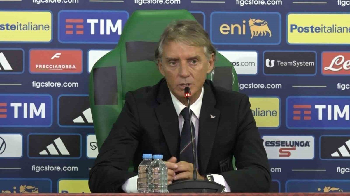 Mancini, İtalya'nın Türkiye'yi 4-1 yendiği maçta iyi futbol oynadıklarını söyledi