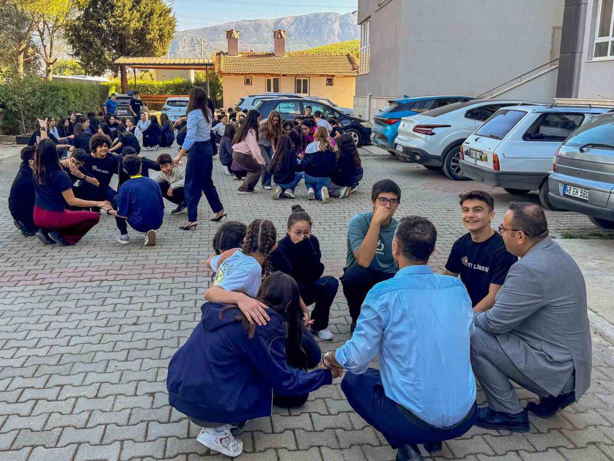 Menteşe İlçe Milli Eğitim Müdürü Keleş, TOBB Fen Lisesi'nde 9. sınıflarla buluştu