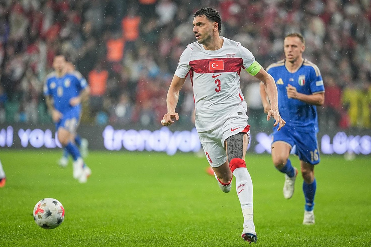 Merih Demiral: Utanç duyuyoruz, sorumluluk biz futbolcularda
