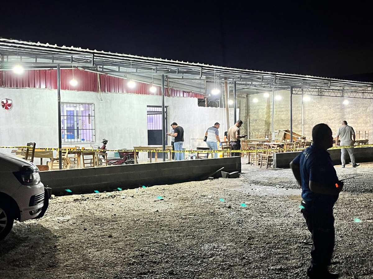 Mersin Tarsus'ta kahvehane saldırısında 1 kişi öldü, 4 kişi yaralandı; şüpheli tutuklandı