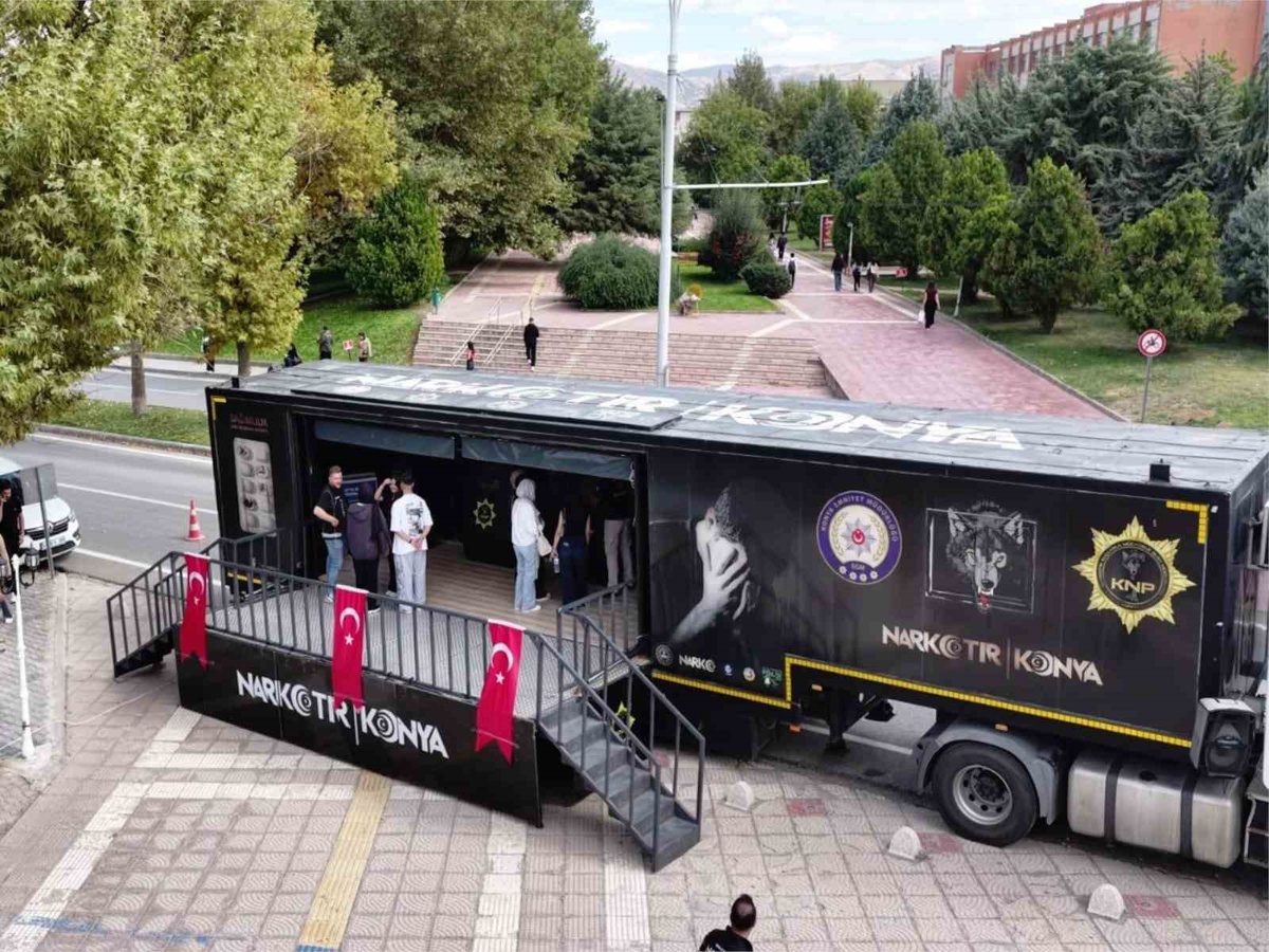 Narko Tır, İnönü Üniversitesi'nde öğrencilere uyuşturucunun zararlarını anlattı