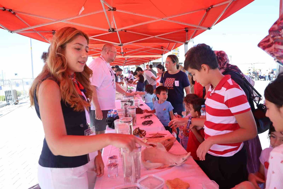 Nevşehir Teknopark Çocuk Kulübü'nde çocuklar 3 saatlik etkinlikte korkularını yeniyor