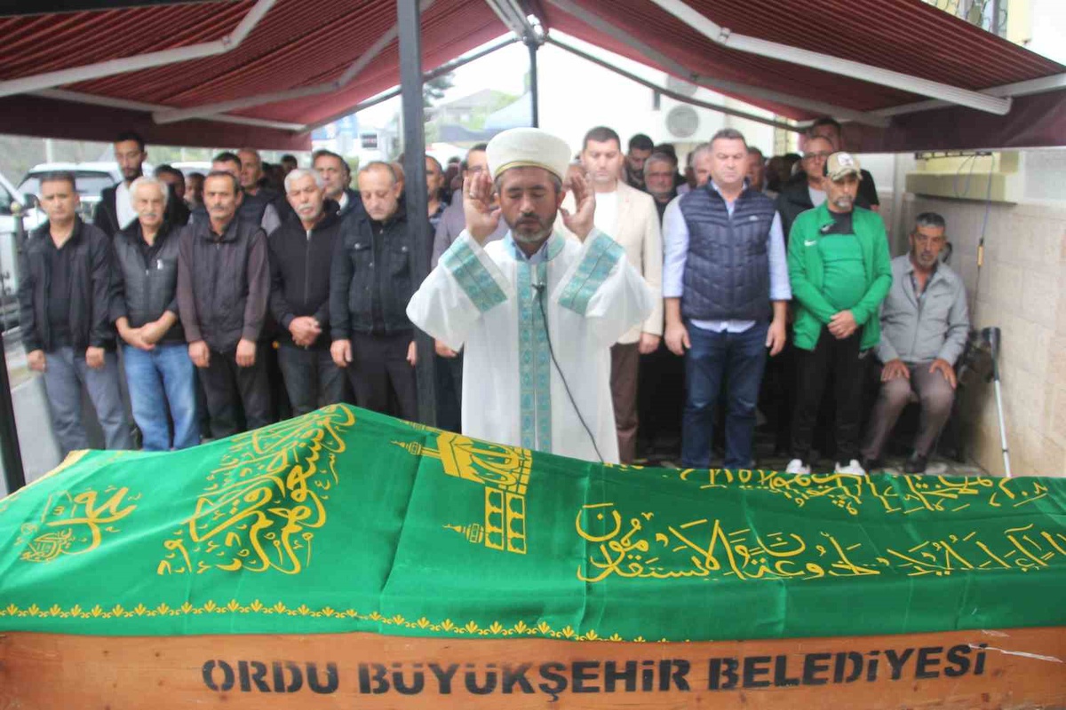 Ordu'da denize açılan balıkçı, Perşembe açıklarında ölü bulunduktan sonra defnedildi