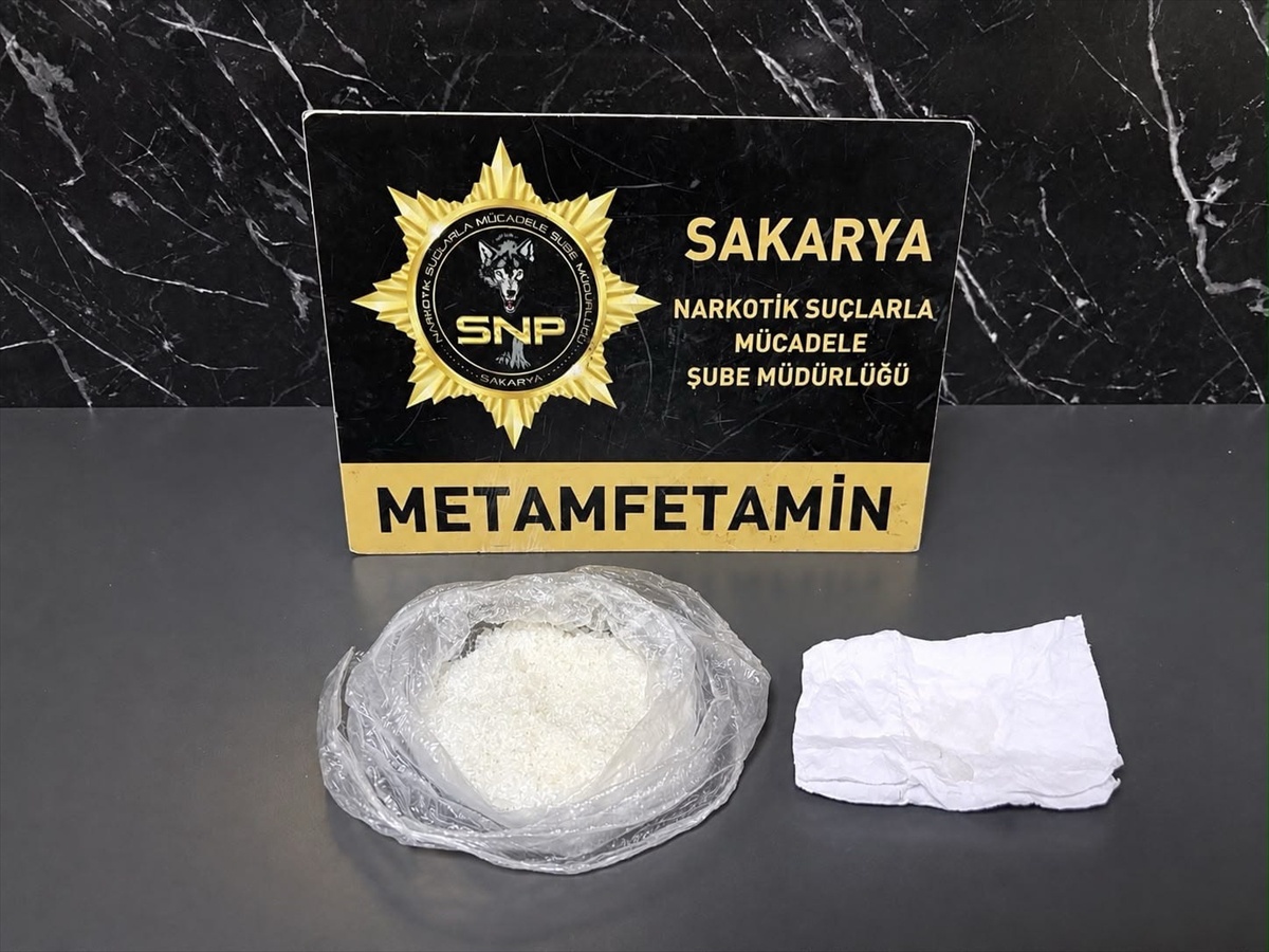 Sakarya'nın Adapazarı ve Karasu ilçelerinde operasyonda 2 şüpheliden 1'i tutuklandı