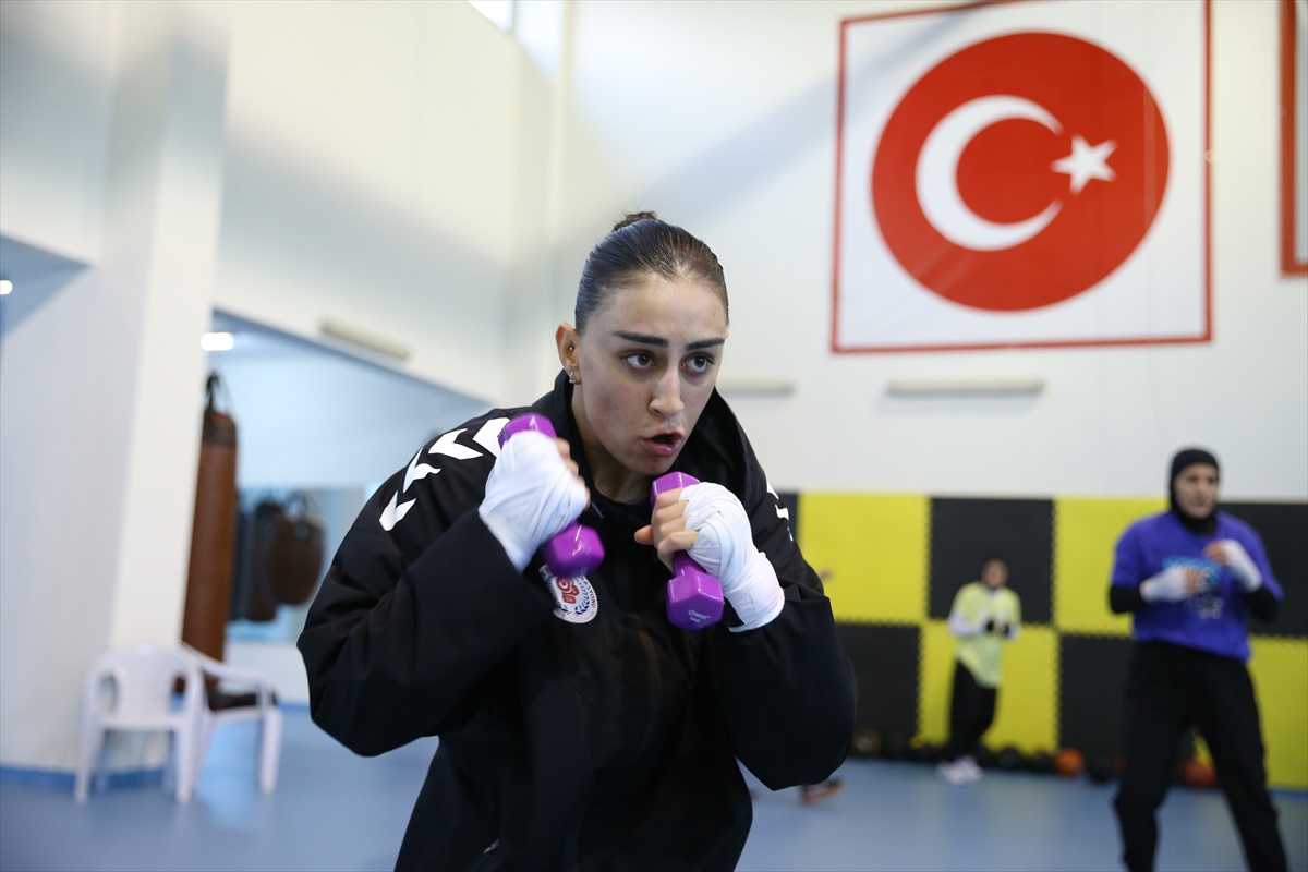 Sakatlıktan dönen boksör Filiz Işık, 23 Yaş Altı Avrupa Şampiyonası'nda altın istiyor