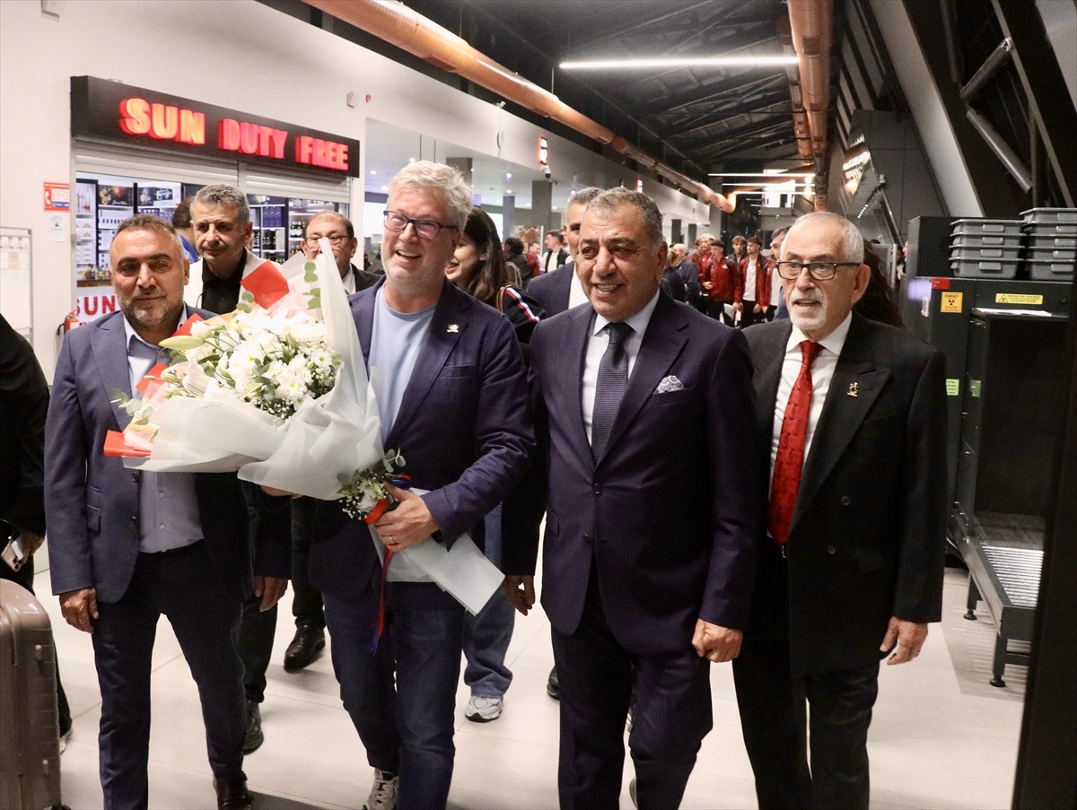 Trabzonspor'un 1 Ekim'deki dostluk maçı rakibi Drogheda United Trabzon'a ulaştı