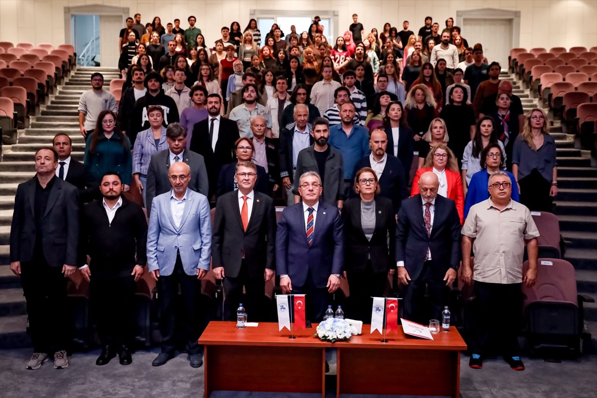Türk Dil Kurumu Başkanı Mert, DEÜ'de Türk dilinin kültürel mirastaki yerini anlattı