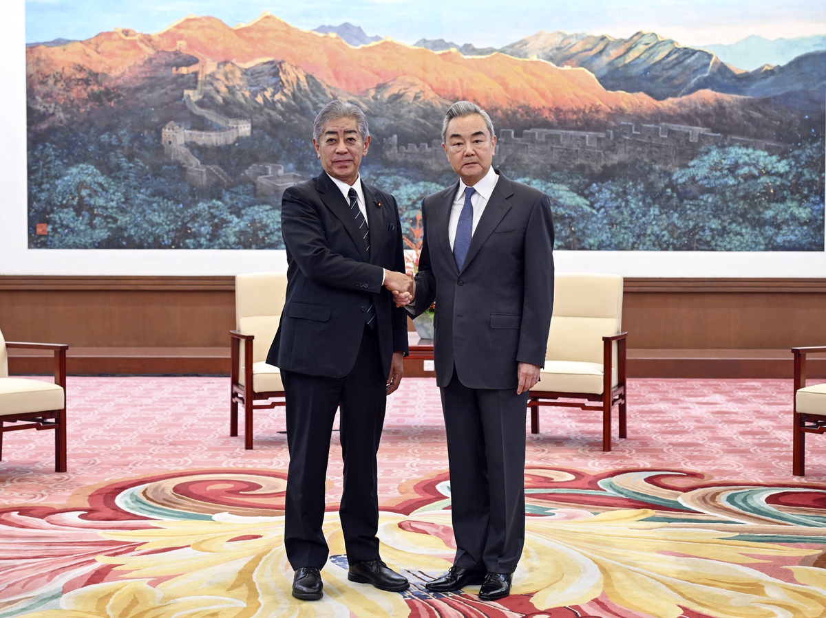 Wang Yi, Beijing'deki görüşmede Japonya'ya tarih ve Taiwan uyarısında bulundu