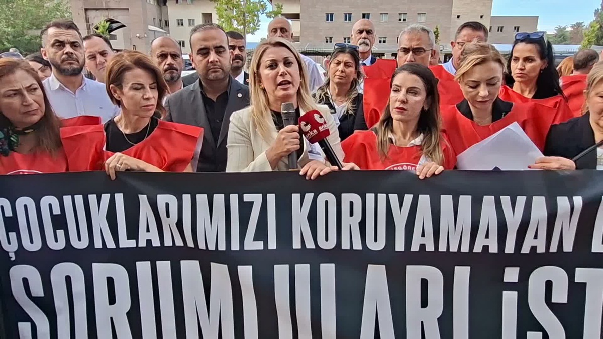 YENİ Partili Asu Kaya, öğretmenin öldürülmesi sonrası Bakan Tekin'i istifaya çağırdı