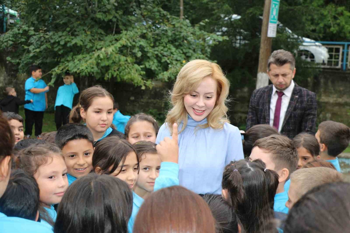 Zonguldak Gökçebey Kaymakamı Şıktaş, Atatürk İlkokulu'nda eğitimi inceledi