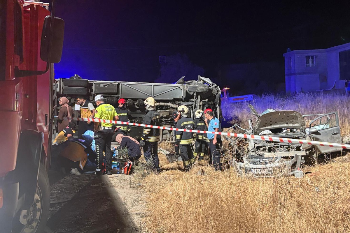 Gaziantep'teki feci kazada ölü sayısı yükseldi! 3 yaşındaki Kerem, annesi ile kardeşinin yanına defnedilecek