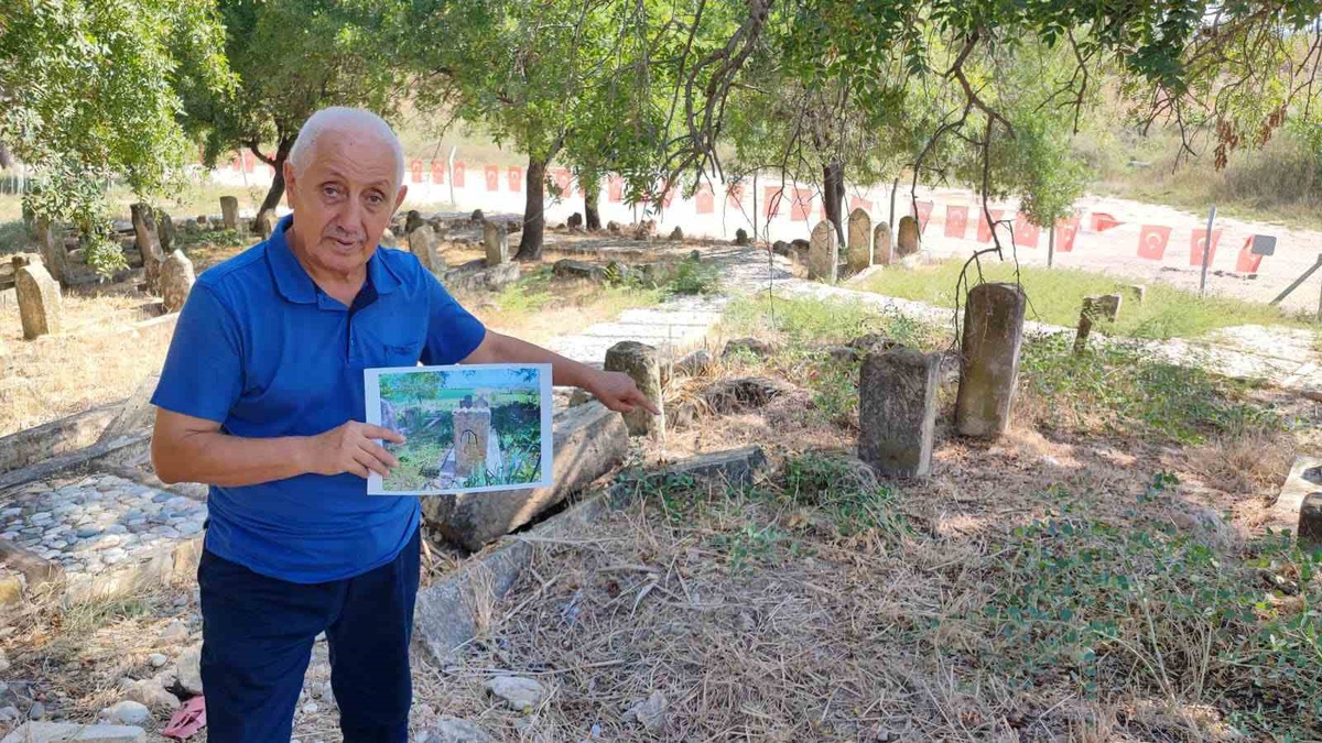 Adana Yüreğir'de tarihi Üçok mezar taşı çalındı, tarihçi Yurtsever tepki gösterdi