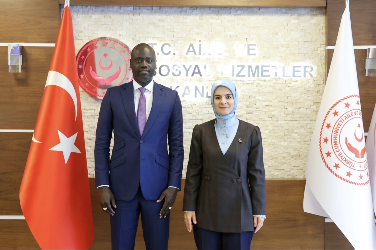Aile Bakanı Göktaş, Senegal Bütçeden Sorumlu Bakanı Sarr'ı bakanlıkta kabul etti