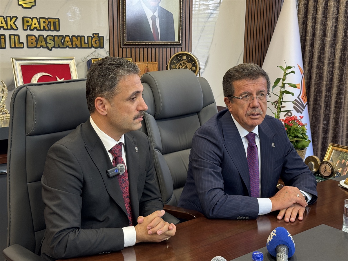 AK Parti'li Zeybekci, Tunceli'de 'Türkiye Yüzyılı Buluşmaları' programında konuştu: