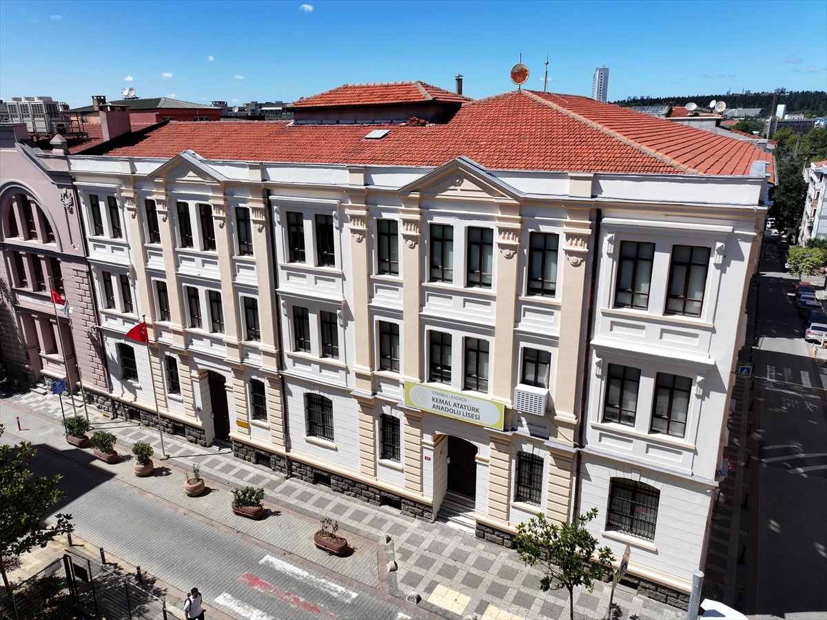 ASIRLIK MEKTEPLER - Kadıköy'deki Kemal Atatürk Anadolu Lisesi bir asırdan fazladır öğrenci yetiştiriyor